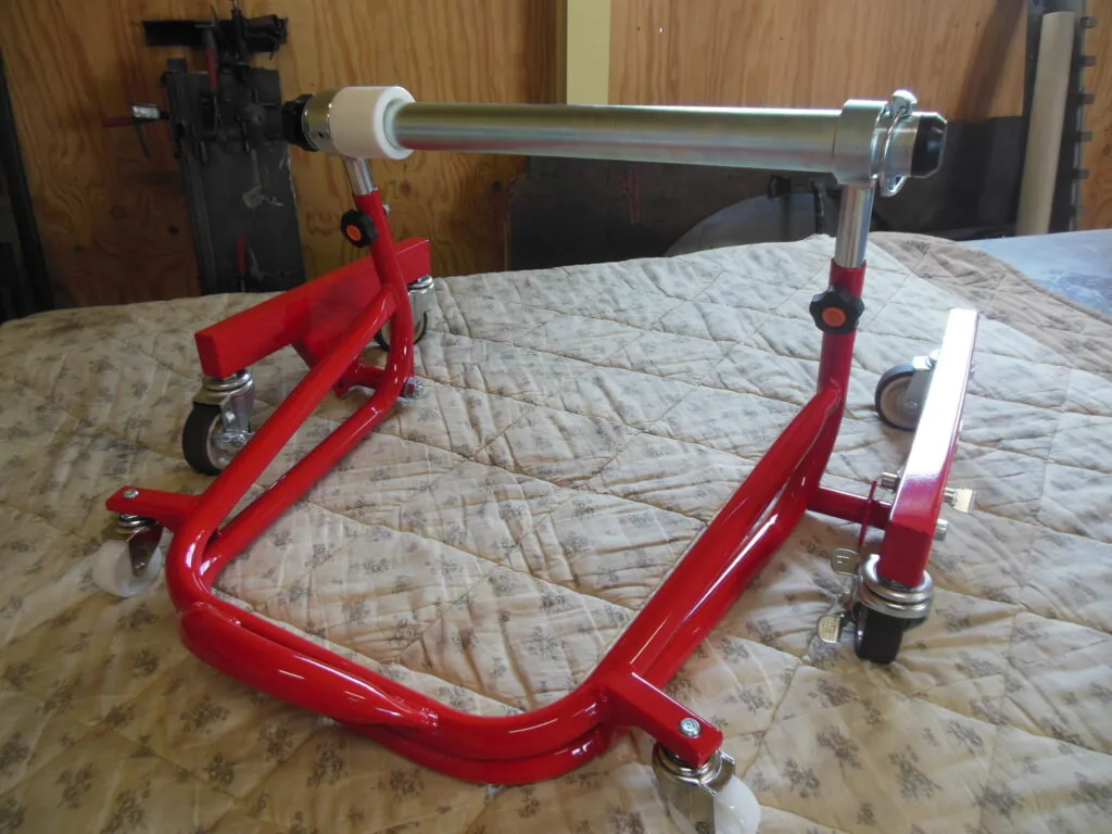 移動式レーシングスタンド「Garage Revo」赤